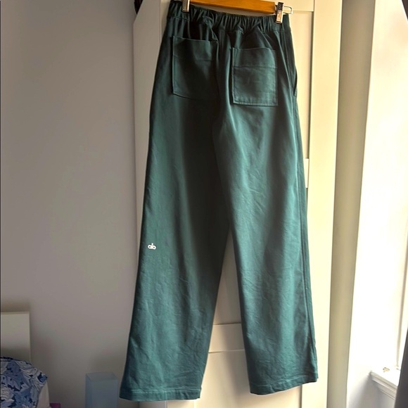 Alo Yoga Road Trip Trouser - Picture 3 of 7